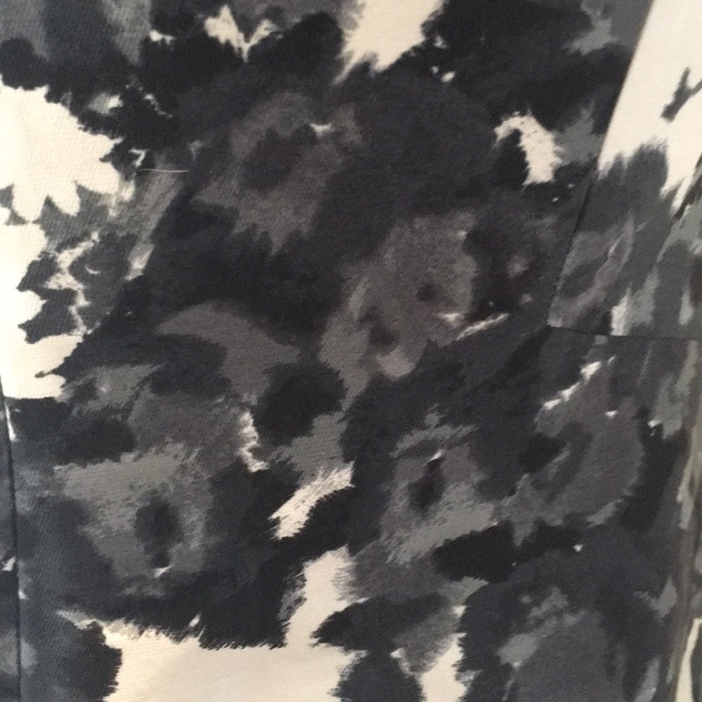 Dress - Picture 4 of 6